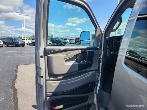 Used 2020 Chevrolet Express 2500 Extended w/ Enhanced Convenience Package RWD image 23