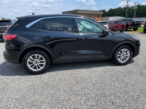 Used 2022 Ford Escape SE FWD image 6