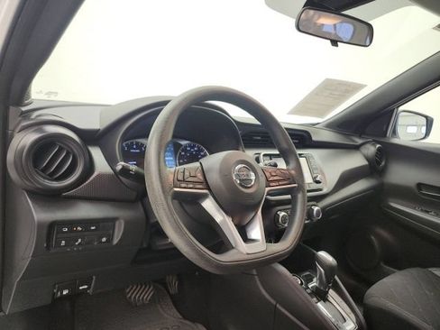 Used 2020 Nissan Kicks S FWD image 12