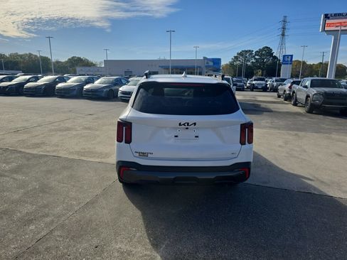 Used 2025 Kia Sorento SX image 5