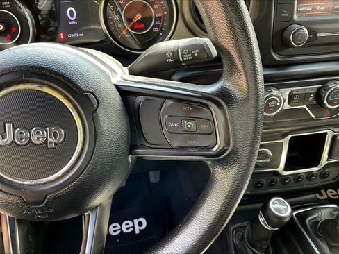 Used 2019 Jeep Wrangler Sport AWD/4WD image 13