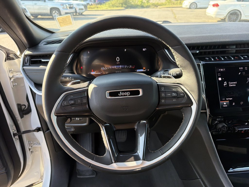 Used 2023 Jeep Grand Cherokee Altitude AWD/4WD image 24
