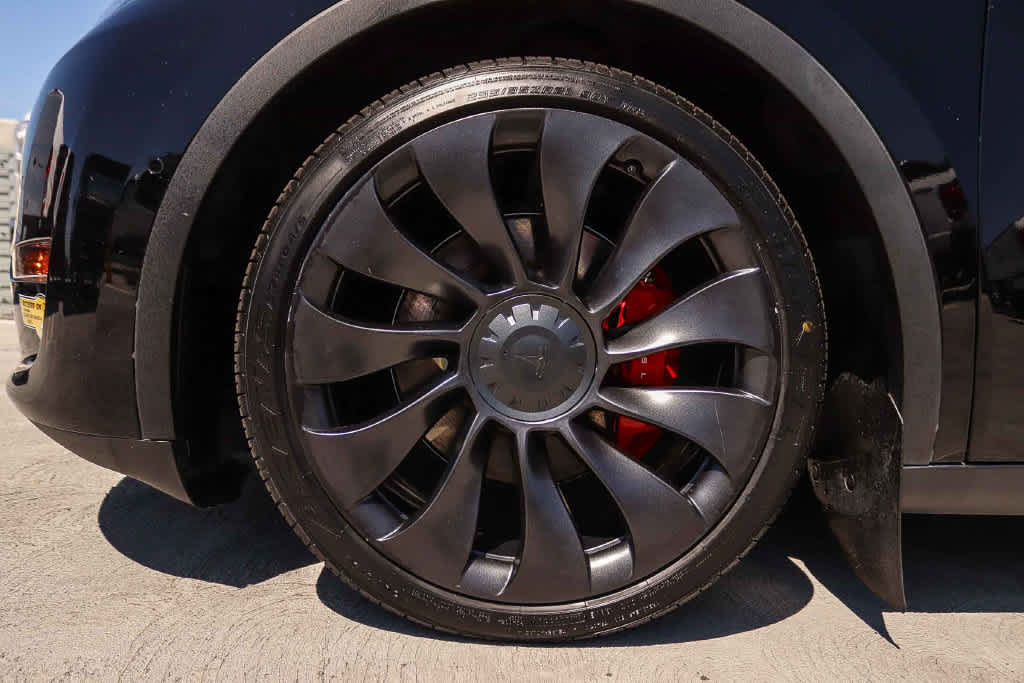 Used 2022 Tesla Model Y Performance AWD/4WD image 3