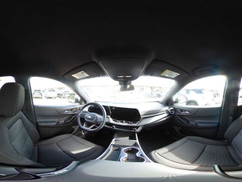 Used 2025 Chevrolet Equinox LT AWD/4WD image 36