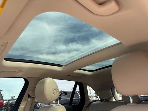 Used 2019 Mercedes-Benz GLC 300 4MATIC image 16