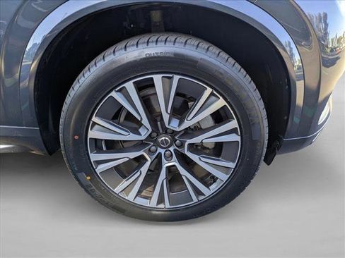 Used 2020 Volvo XC90 T5 Momentum w/ Protection Package Premier image 24