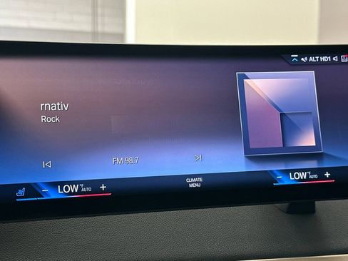 Used 2023 BMW iX xDrive50 w/ Premium Package image 21