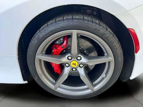 Used 2022 Ferrari F8 Tributo image 29