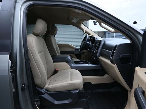 Used 2020 Ford F250 XLT w/ XLT Premium Package AWD/4WD image 13