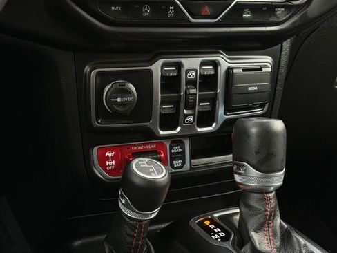 Used 2021 Jeep Wrangler Unlimited Rubicon w/ Dual Top Group image 23