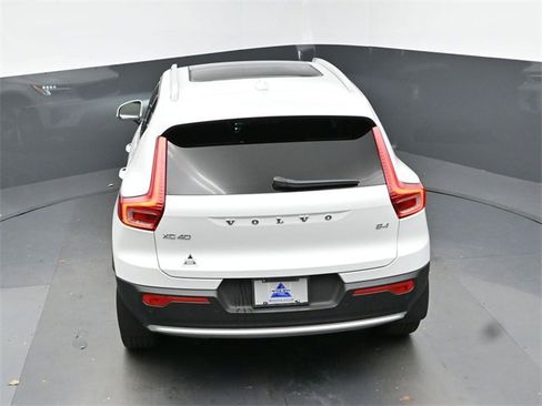 Used 2023 Volvo XC40 B4 Plus w/ Protection Package Premier image 20