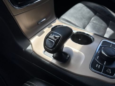 Used 2015 Jeep Grand Cherokee Limited AWD/4WD image 24