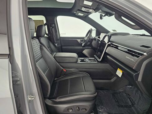 Used 2024 GMC Sierra EV Denali image 10
