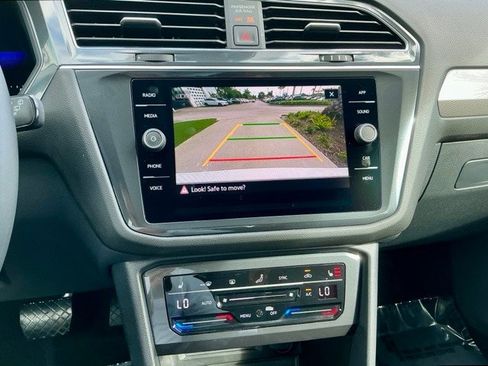 Used 2023 Volkswagen Tiguan SE image 30
