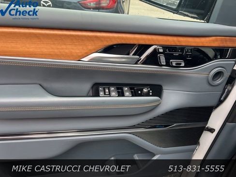 Used 2024 Jeep Grand Wagoneer L Series III image 11