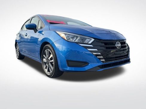 Certified 2023 Nissan Versa SV image 3