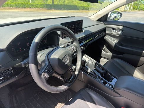 Used 2023 Honda Accord EX-L image 9