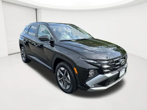 Certified 2025 Hyundai Tucson SEL AWD/4WD image 3