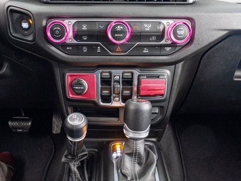 Certified 2024 Jeep Gladiator Sport image 16