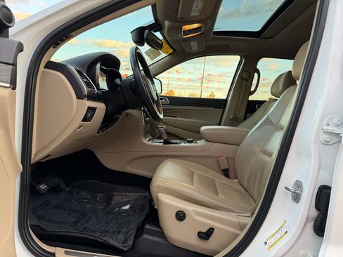 Used 2020 Jeep Grand Cherokee Limited image 14