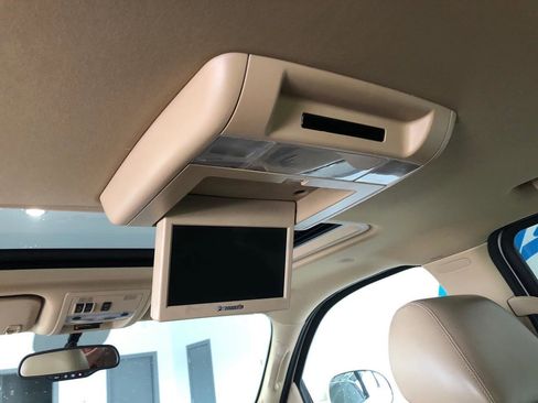 Used 2011 Cadillac Escalade Premium AWD/4WD image 22
