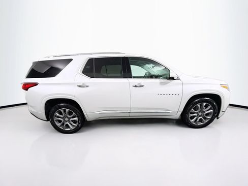 Used 2021 Chevrolet Traverse Premier FWD image 8