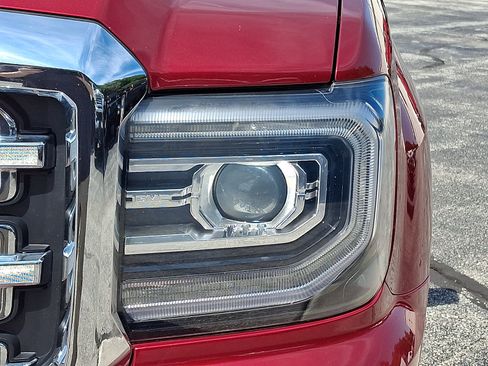 Used 2018 GMC Sierra 1500 SLT AWD/4WD image 10
