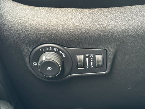 New 2026 Jeep Compass Limited image 22