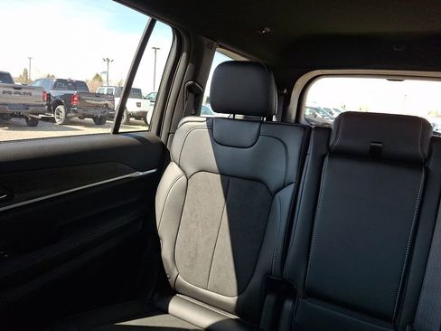 New 2026 Jeep Grand Cherokee L 4WD image 13