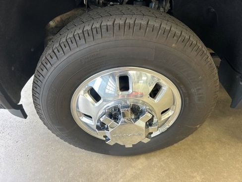 Used 2025 GMC Sierra 3500 Denali w/ Denali Reserve Package image 9