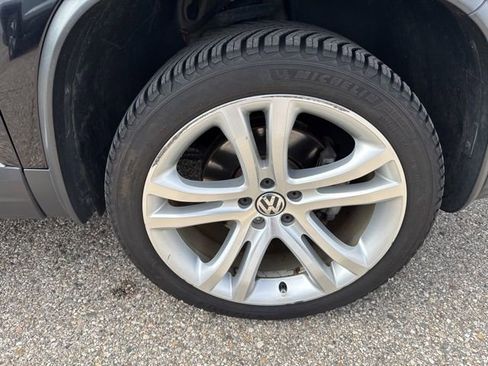 Used 2016 Volkswagen Tiguan SEL image 13