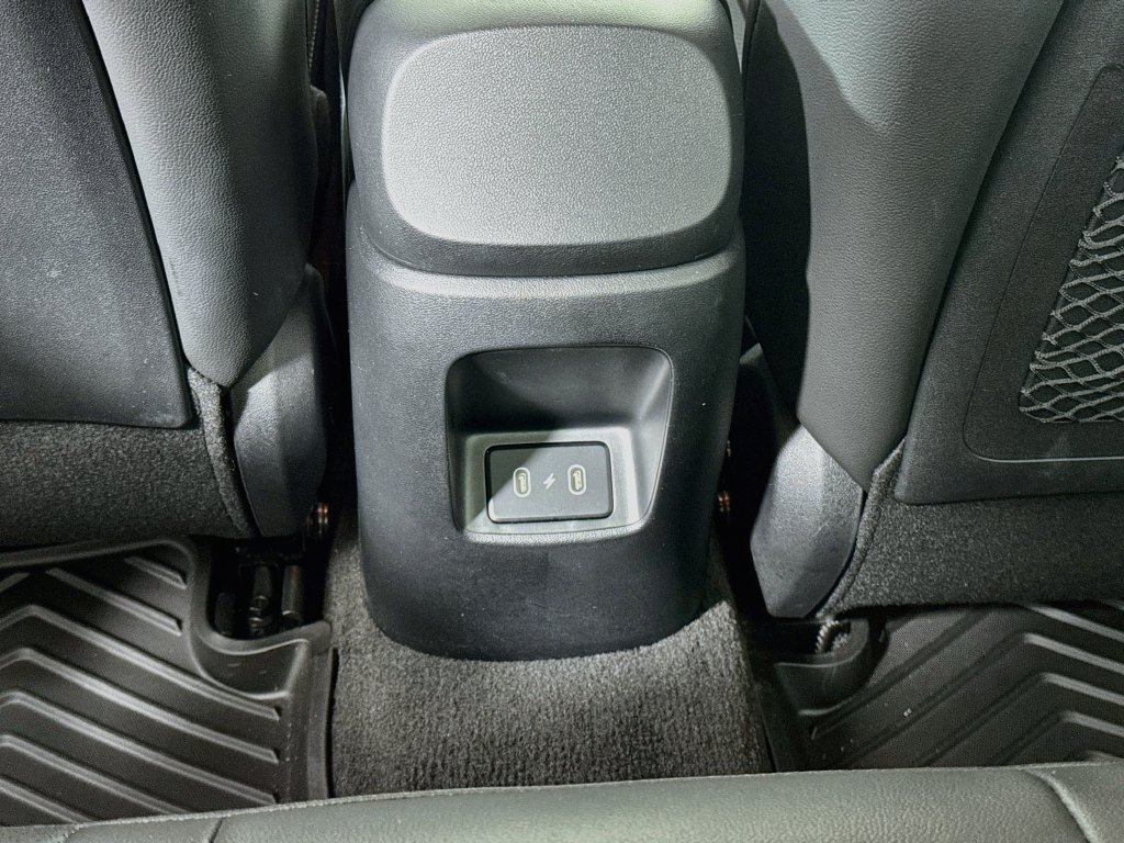 Certified 2025 Hyundai Elantra Limited FWD image 35