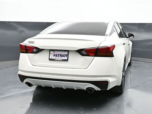 Used 2024 Nissan Altima 2.5 SV w/ SV Premium Package AWD/4WD image 2
