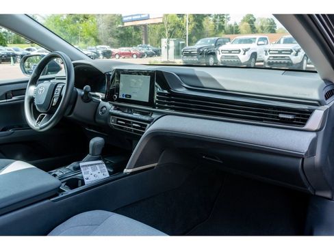 Used 2026 Toyota Camry LE w/ Convenience Package FWD image 17