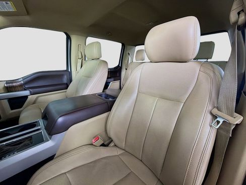 Used 2018 Ford F150 Lariat image 13