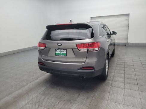 Used 2018 Kia Sorento FWD V6 w/ LX V6 Convenience Package image 9