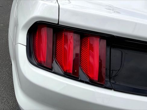 Used 2016 Ford Mustang Premium image 25