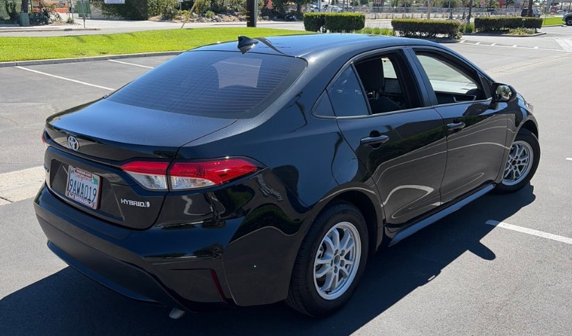Used 2022 Toyota Corolla LE FWD image 4