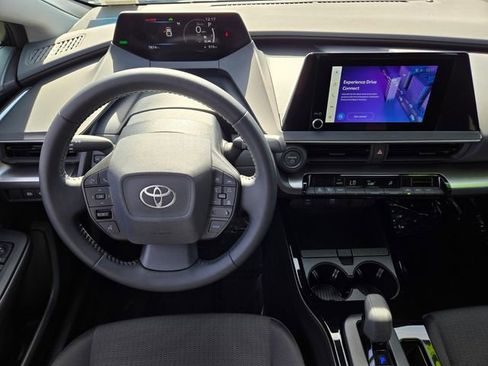 Used 2025 Toyota Prius LE image 12