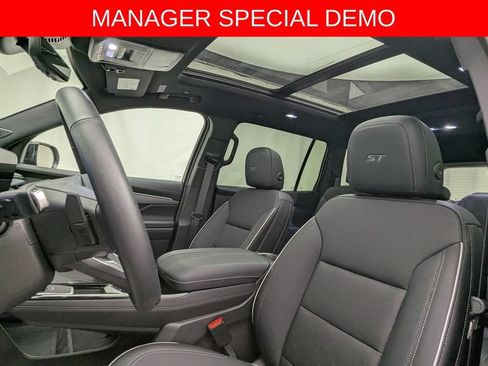 Used 2026 Buick Enclave Sport Touring w/ Power Package AWD/4WD image 34