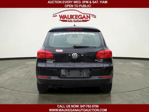 Used 2012 Volkswagen Tiguan S image 5
