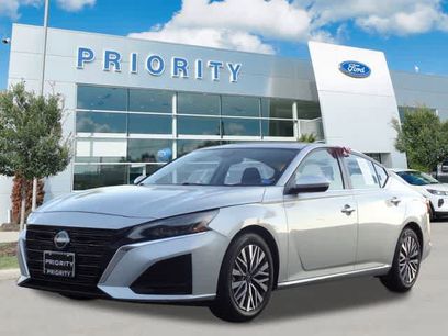 Used 2023 Nissan Altima 2.5 SV