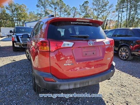 Used 2015 Toyota RAV4 XLE image 9