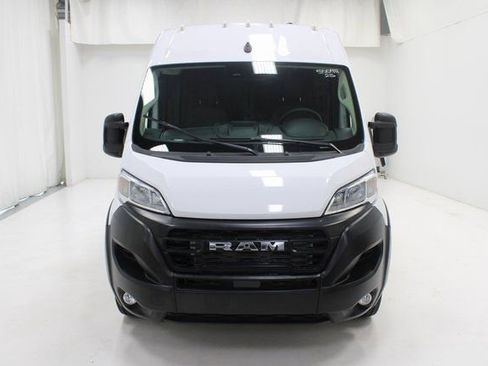 Used 2025 RAM ProMaster 2500 w/ Convenience Group image 24