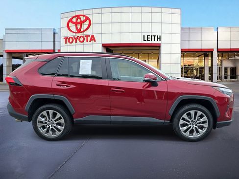 Certified 2022 Toyota RAV4 XLE Premium image 4