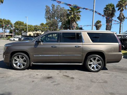 Used 2015 Cadillac Escalade ESV Luxury RWD image 5