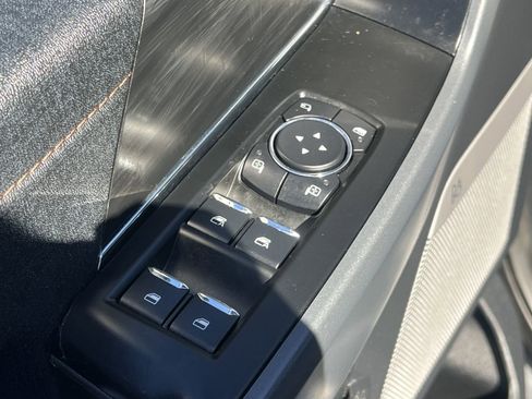 Used 2024 Ford F150 Lariat w/ FX4 Off-Road Package image 23