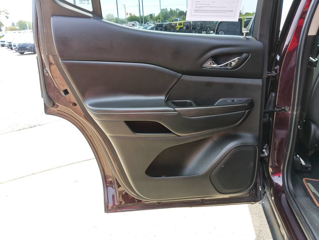 Used 2018 GMC Acadia SLE w/ Driver Alert Package I AWD/4WD image 14