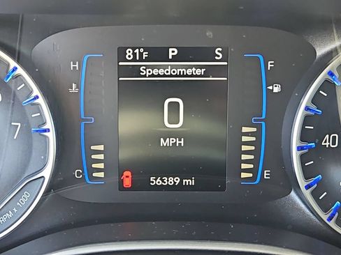 Used 2018 Chrysler Pacifica L FWD image 16