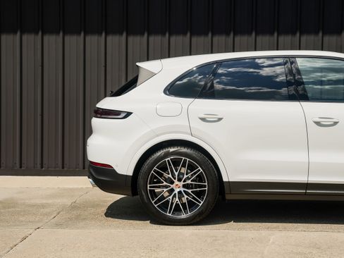 New 2026 Porsche Cayenne E-Hybrid image 14